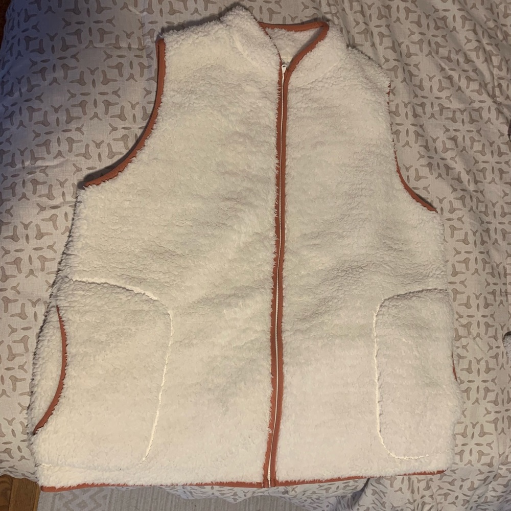Cuddledud sherpa vest